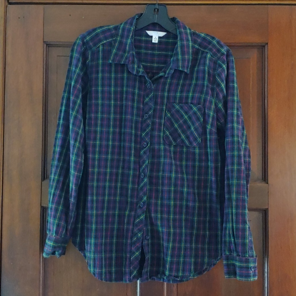 Women's Plaid Button-up